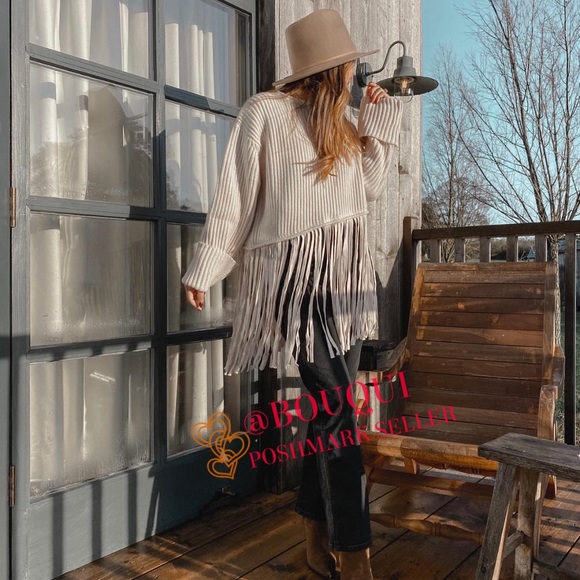 BLOGGERS FAV ZARA FRINGE OVERSIZED SWEATER - Picture 2 of 12